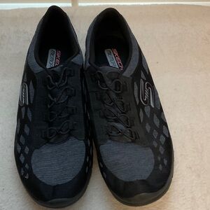 Skechers Black and Gray Patterned Sneakers